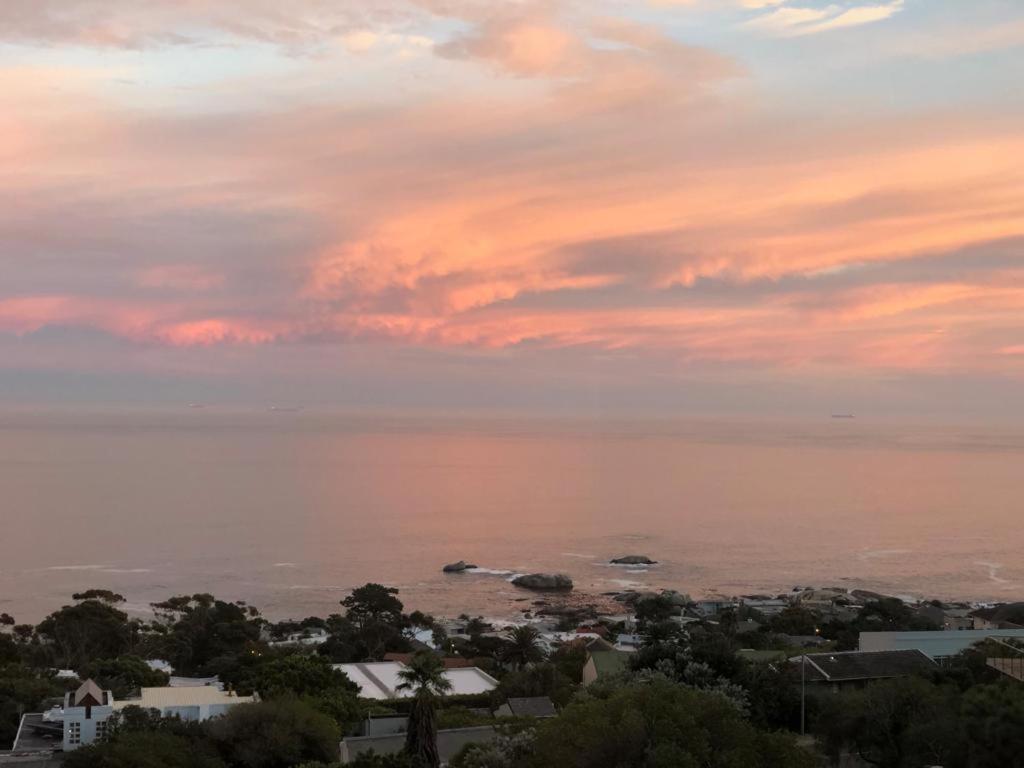 Camps Bay Blue Self-Catering Studios Kapstaden Eksteriør billede