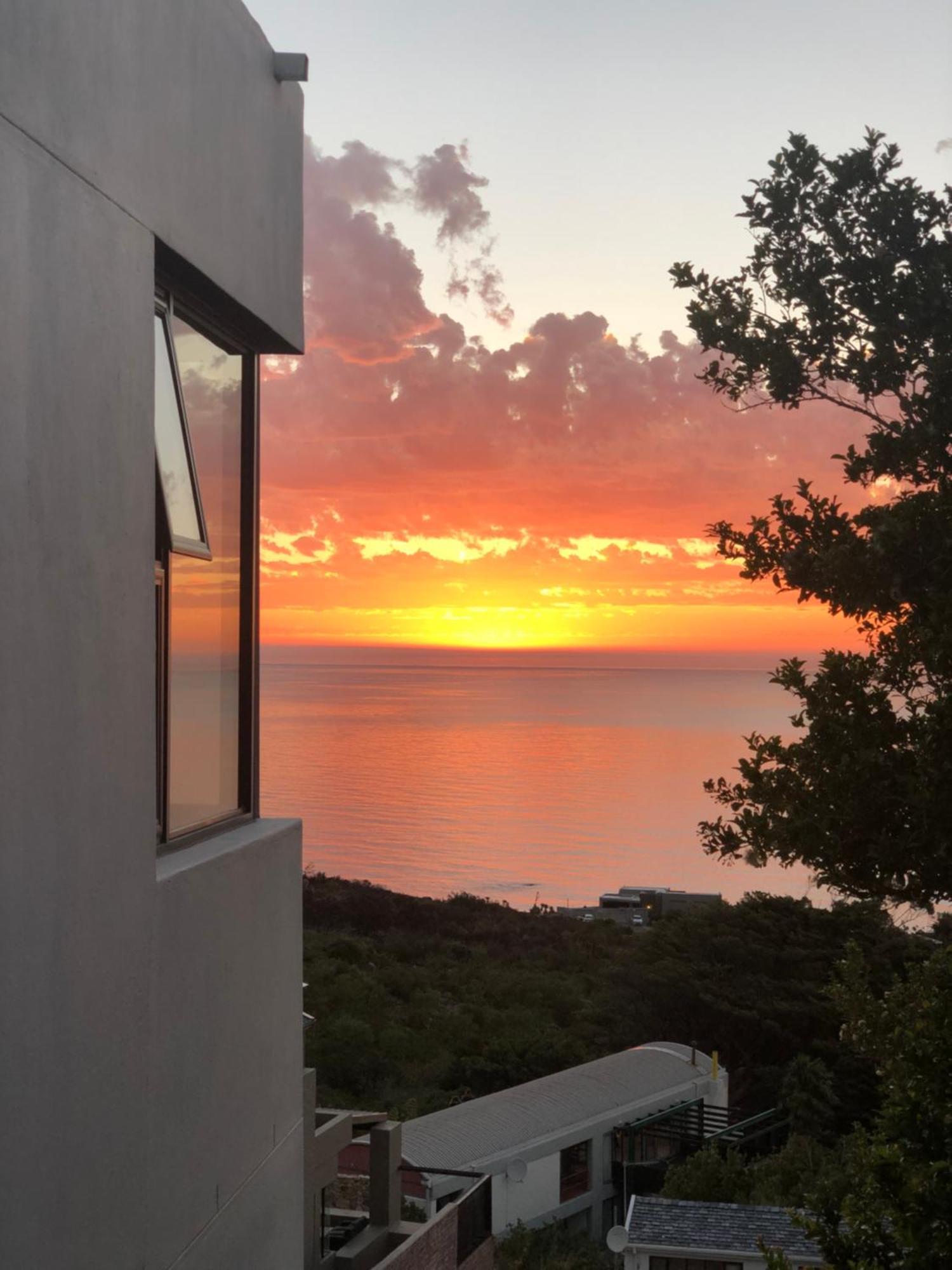 Camps Bay Blue Self-Catering Studios Kapstaden Eksteriør billede