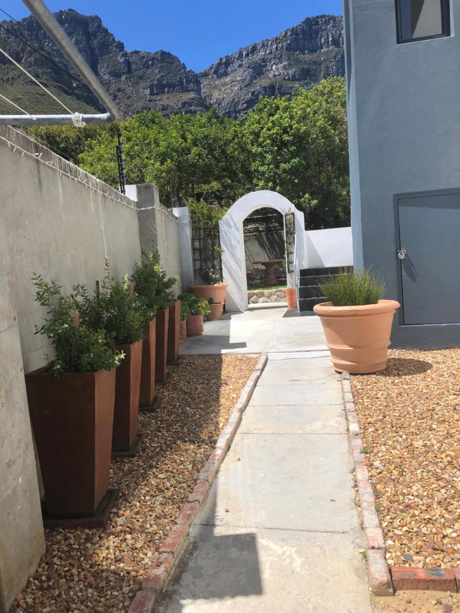 Camps Bay Blue Self-Catering Studios Kapstaden Eksteriør billede